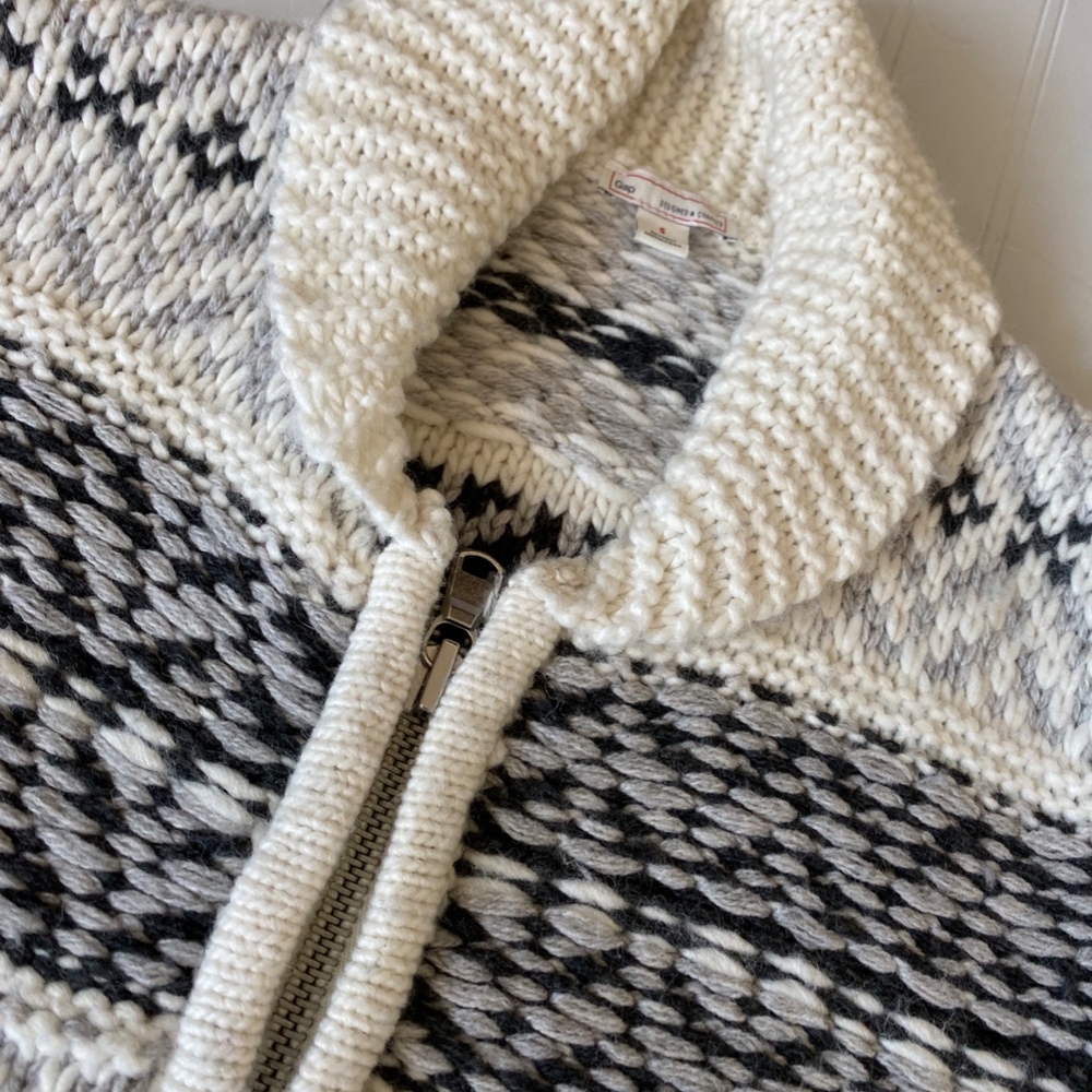 REDUCED GAP FRONT ZIP PATTERN SWEATER - Picture 3 of 5